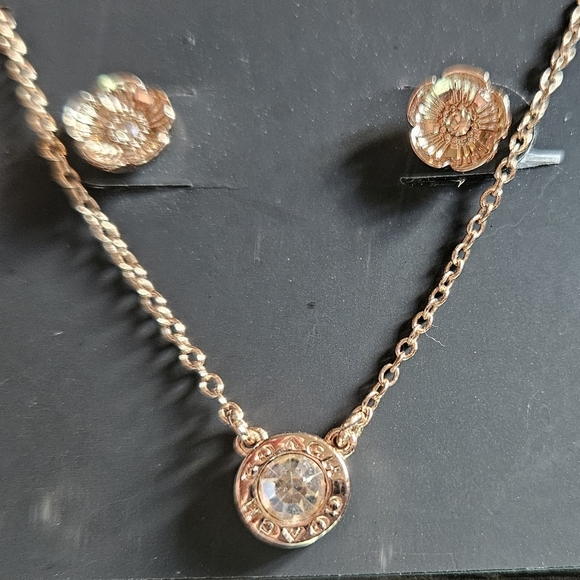 NEW! GOLDEN COACH NECKLACE WITH MATCHING EARRINGS ♡♡♡♡ - Picture 7 of 7